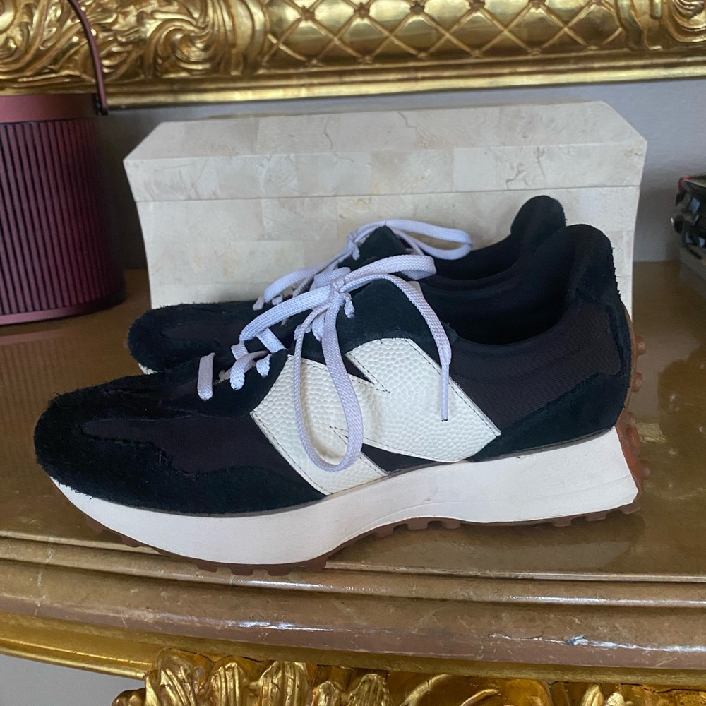New Balance Women's Black and White Sneakers with Gum Sole - Picture 2 of 7